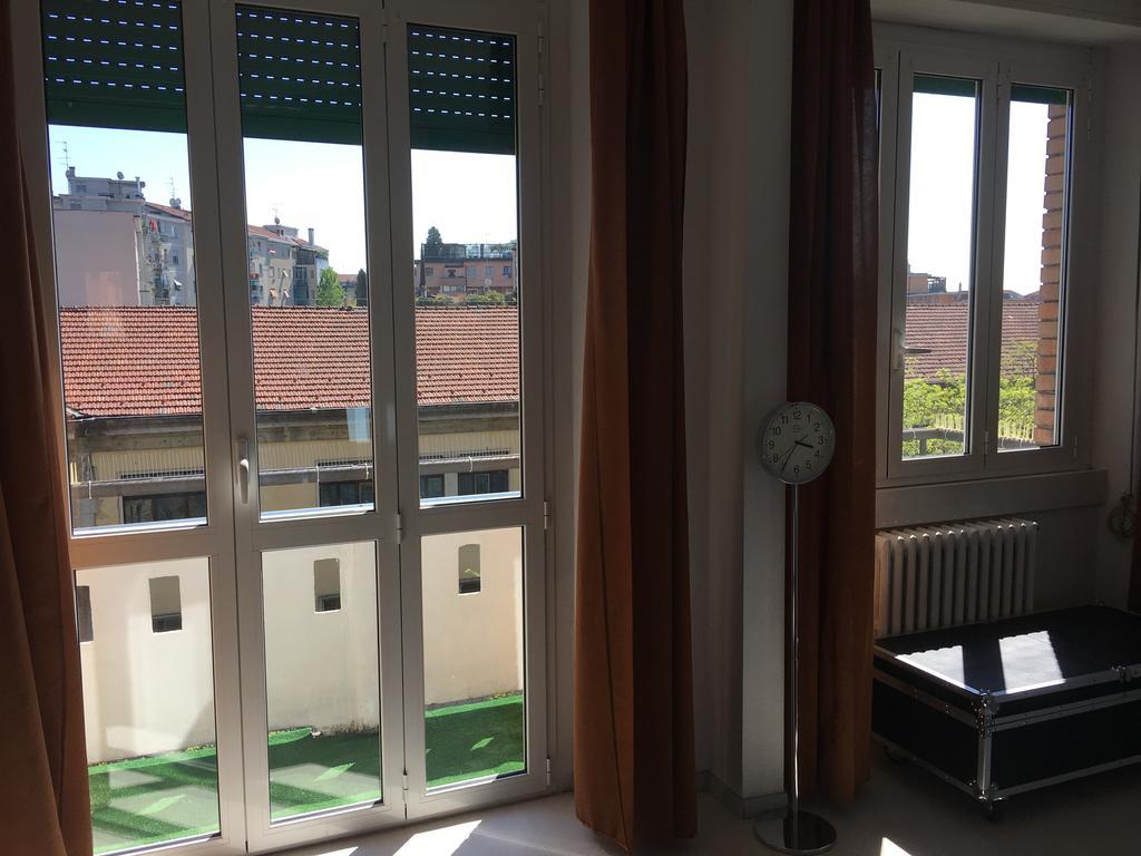 Suite In Town Milan Bagian luar foto